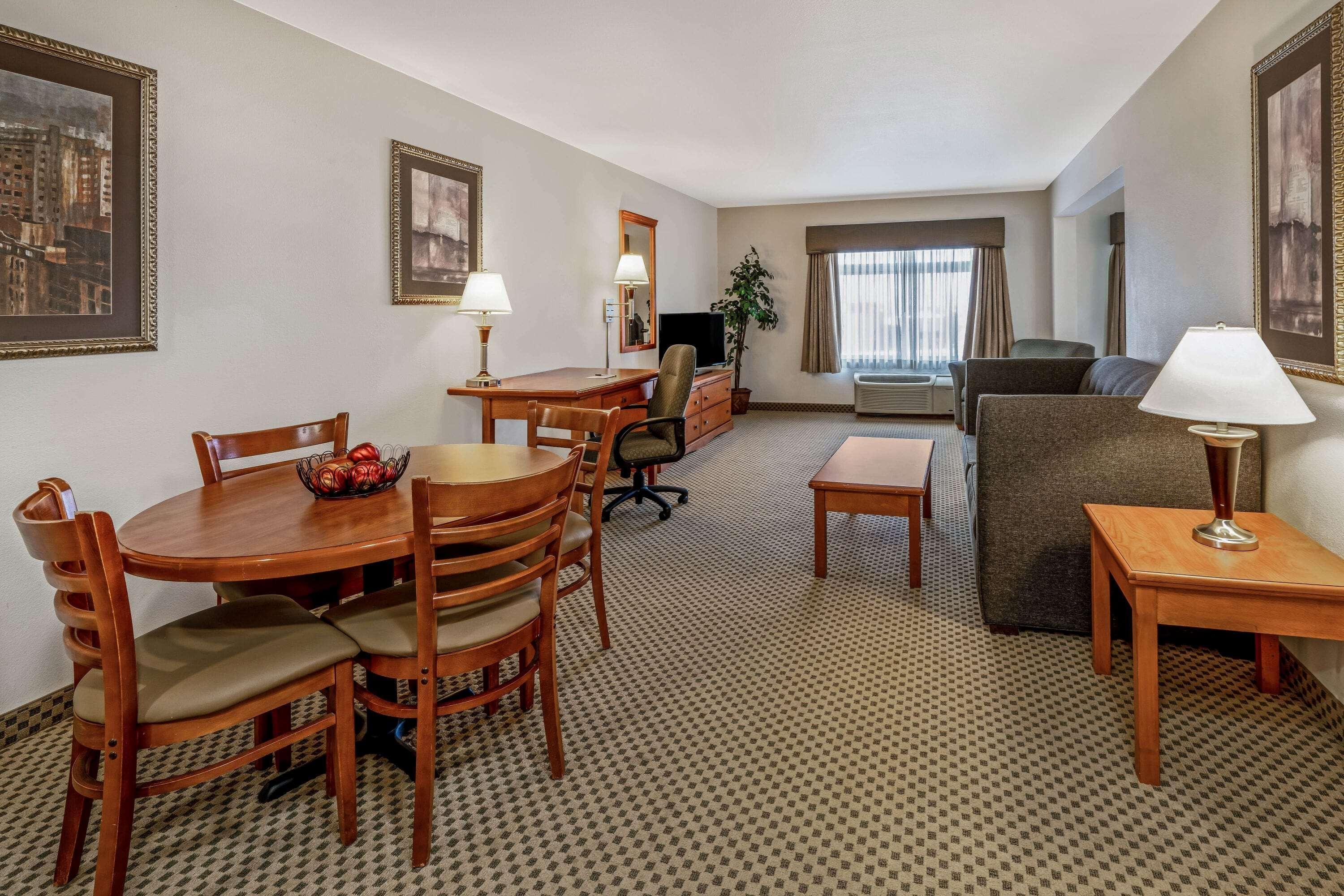 La Quinta By Wyndham Kennewick Hotel Exterior photo