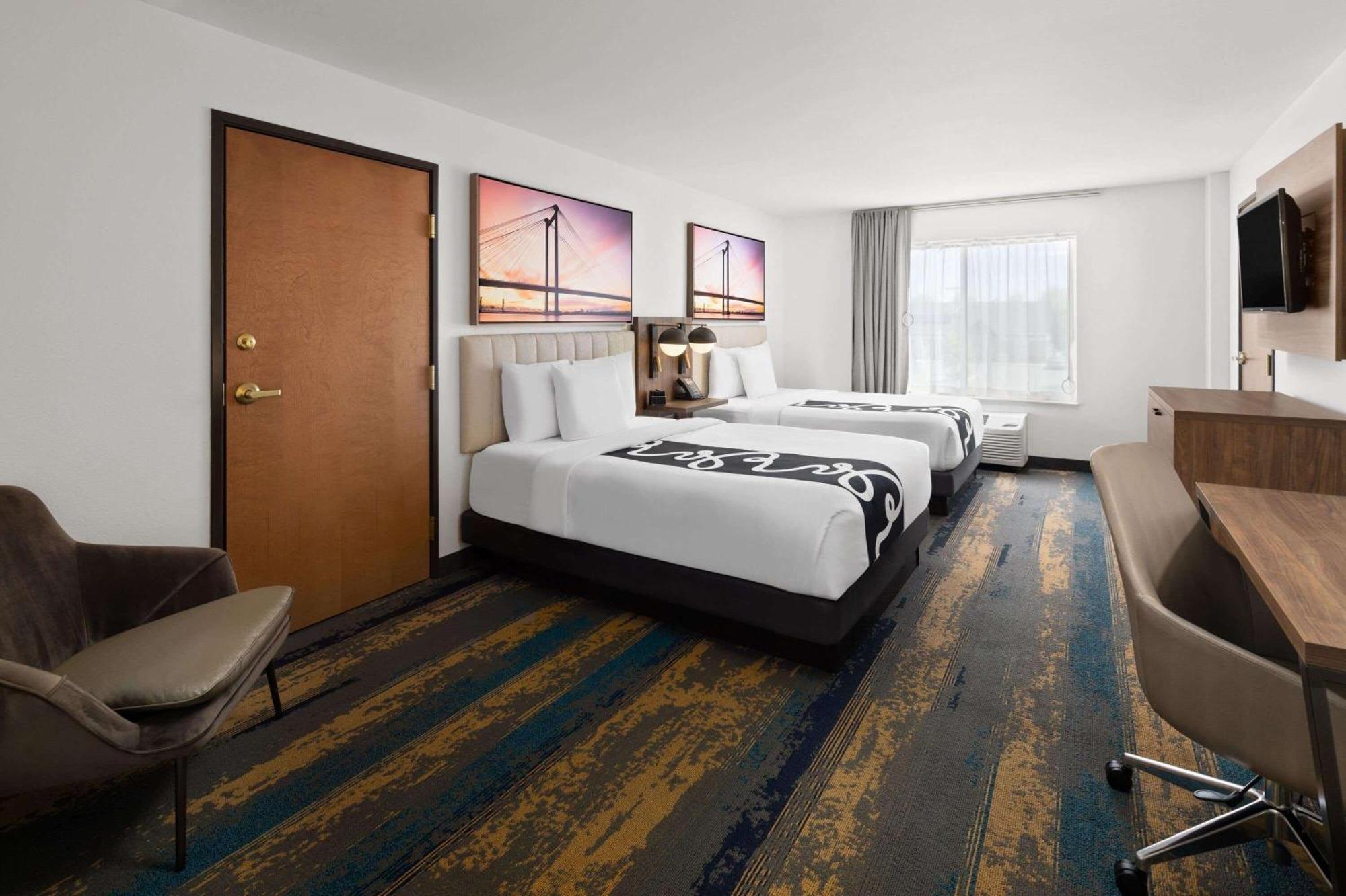 La Quinta By Wyndham Kennewick Hotel Exterior photo